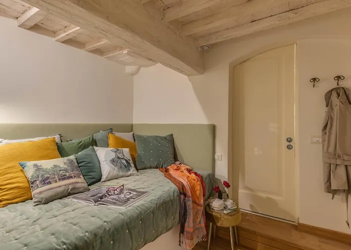 Borgo San Lorenzo Terrace * Firenze