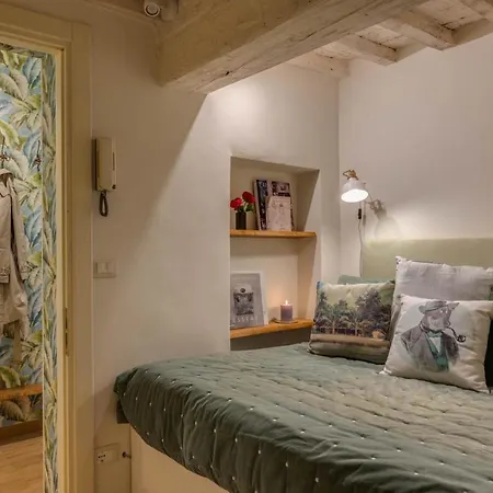 Borgo San Lorenzo Terrace Daire *